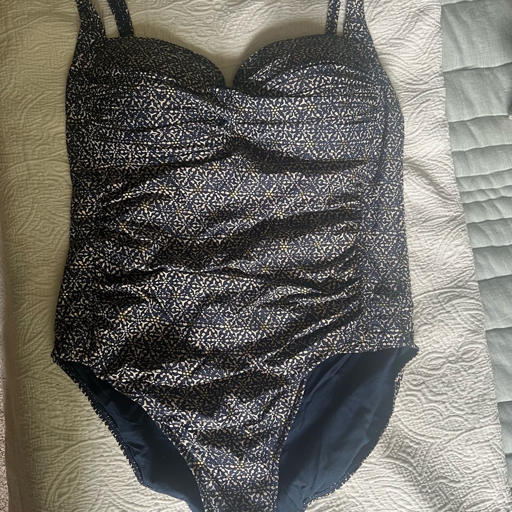Swim one piece / DD ( 14 )
